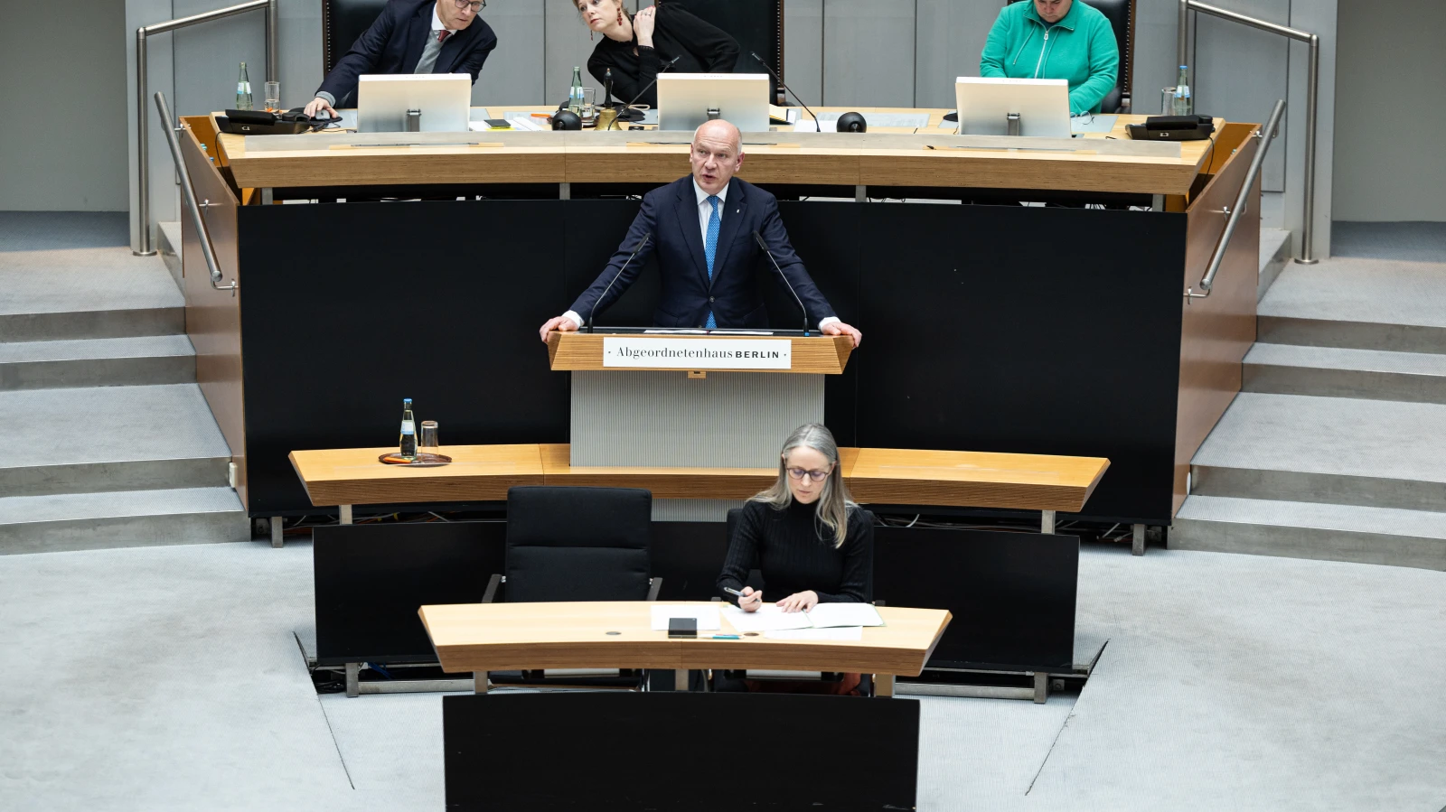 Berlin’de İdare Reforme Edilecek!, © Hannes P. Albert/dpa Berlin’de İdare Reforme Edilecek!, © Hannes P. Albert/dpa