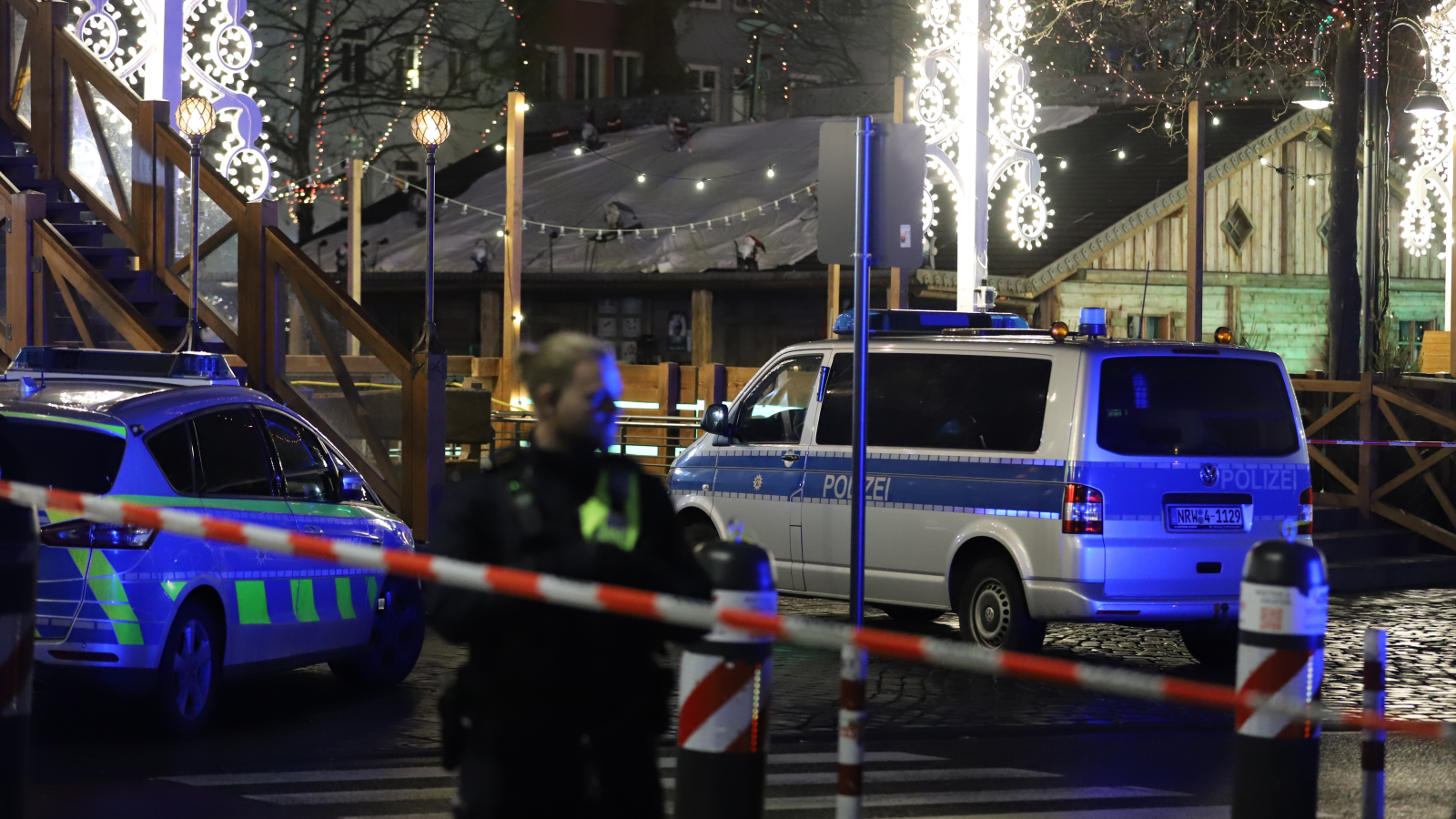 Köln’de Noel Pazarında Yeniden Şüpheli Bavul Alarmı, © dpa
