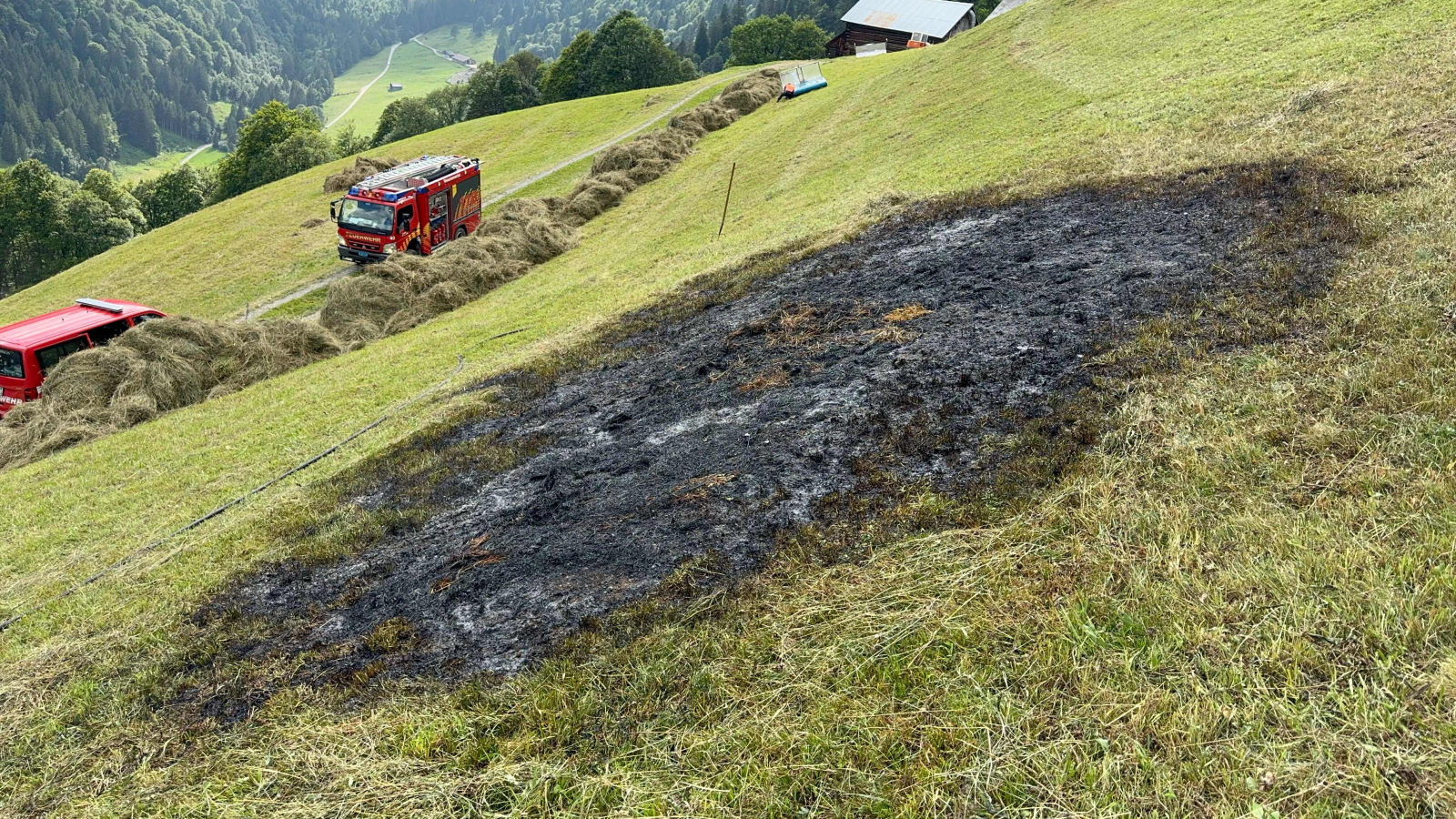 Brand von Wiesenbord in Weisstannen, © Kantonspolizei St. Gallen