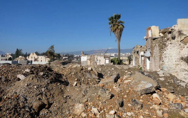 Türkiye 6 Şubat Depreminin Üçüncü Yılında: Anma Törenleri, Sessiz Yürüyüşler ve Politika Mesajları, © Mirjam Schmitt/dpa Türkiye 6 Şubat Depreminin Üçüncü Yılında: Anma Törenleri, Sessiz Yürüyüşler ve Politika Mesajları, © Mirjam Schmitt/dpa