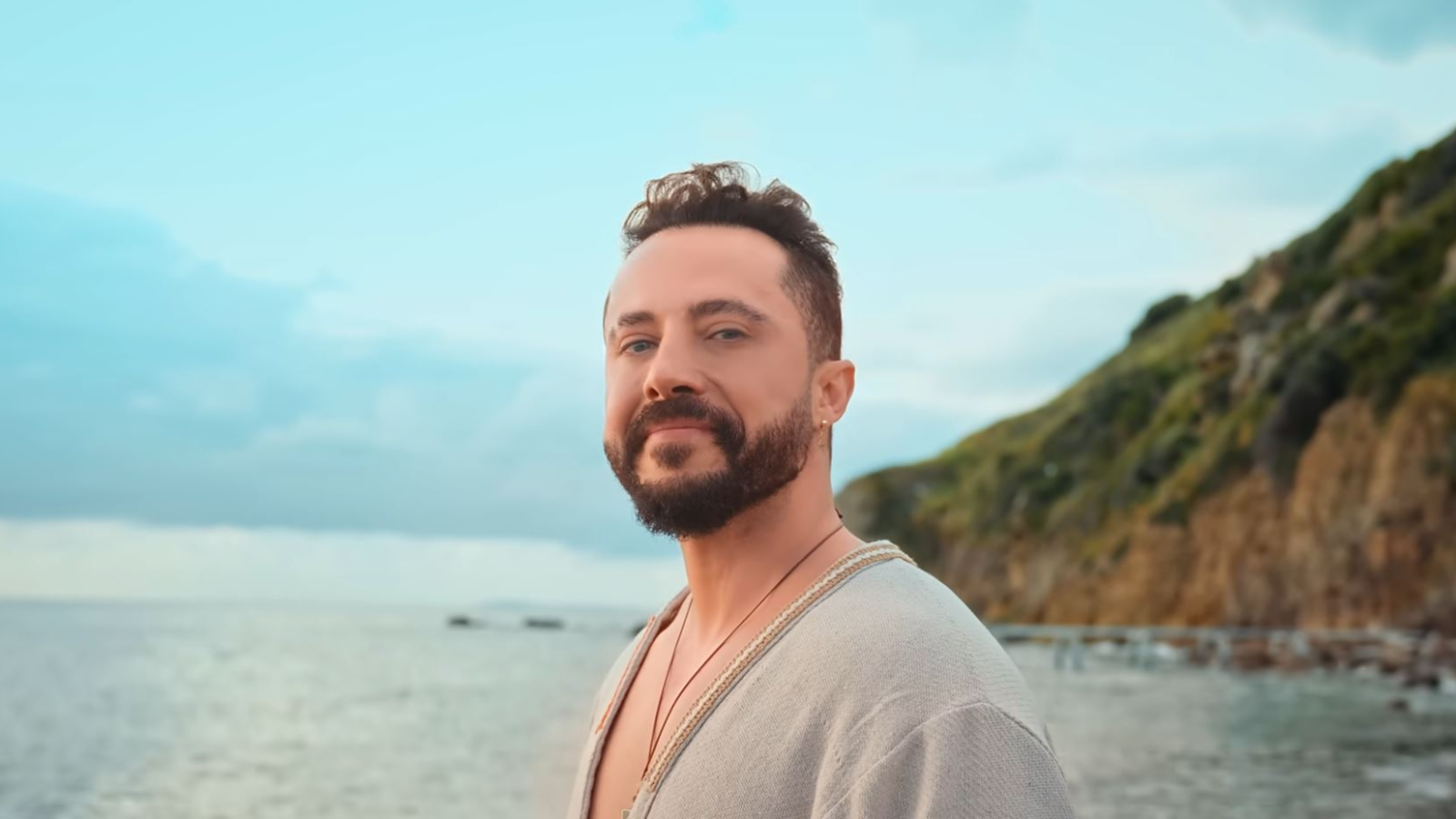 Bahadır Tatlıöz “Bu Yaz” Şarkısıyla Viral Oldu!, © bahadirtatlioz / youtube