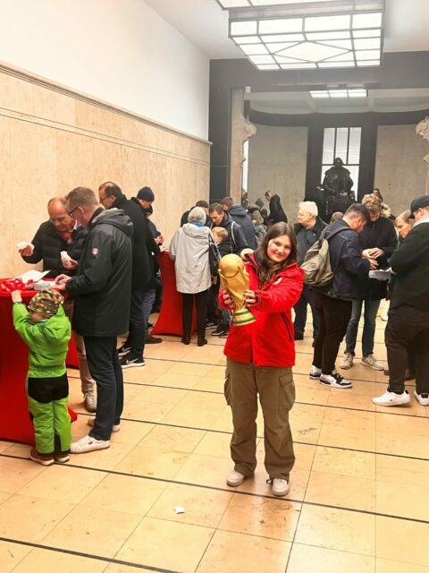 Radio Hamburg Panini Tauschbörse im Flur des Funkhauses