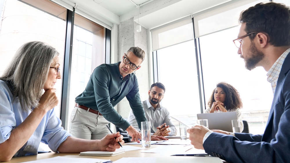 Avrupa Haftada 4 Gün Çalışmaya Hazırlanırken Yunanistan'da Bazı Şirketler 6 Gün Çalışmaya Geçiyor, © shutterstock