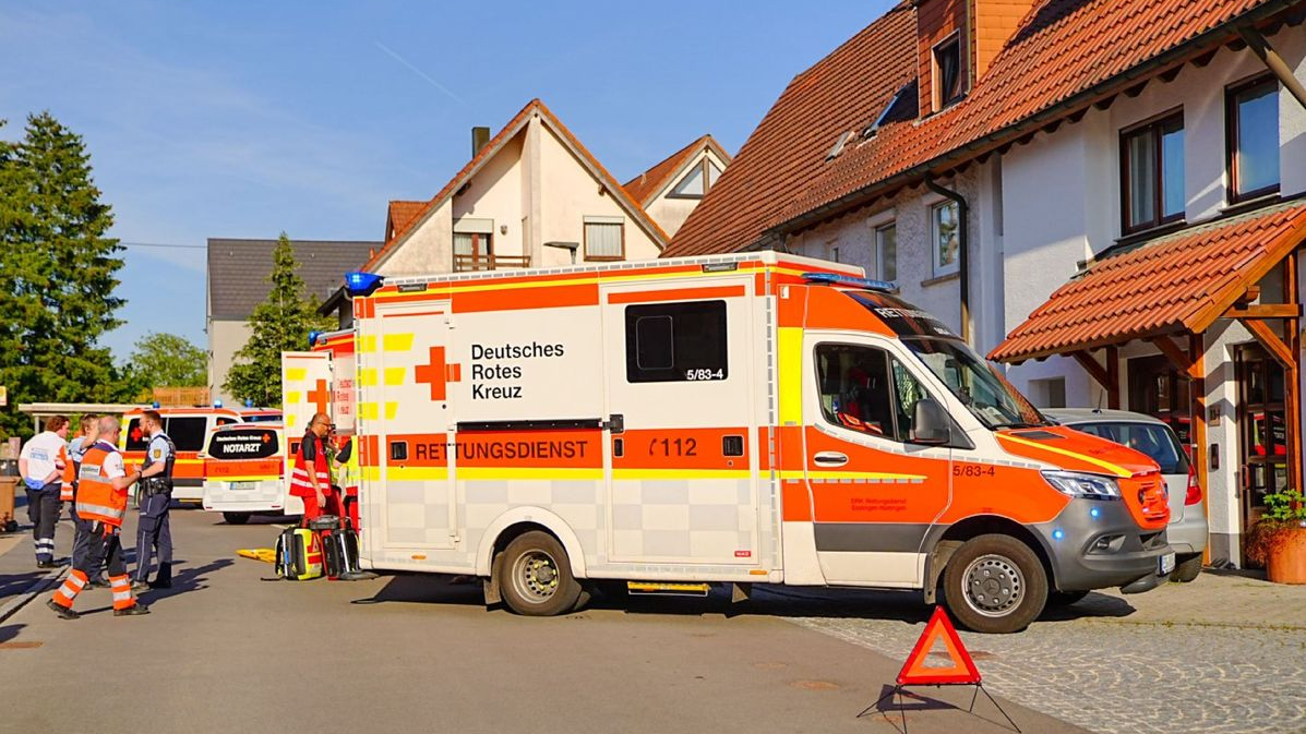 Notzingen’de Dehşet Anları: Araç Yayaların Üzerine Sürüldü, © Kaczor/SDMG/dpa