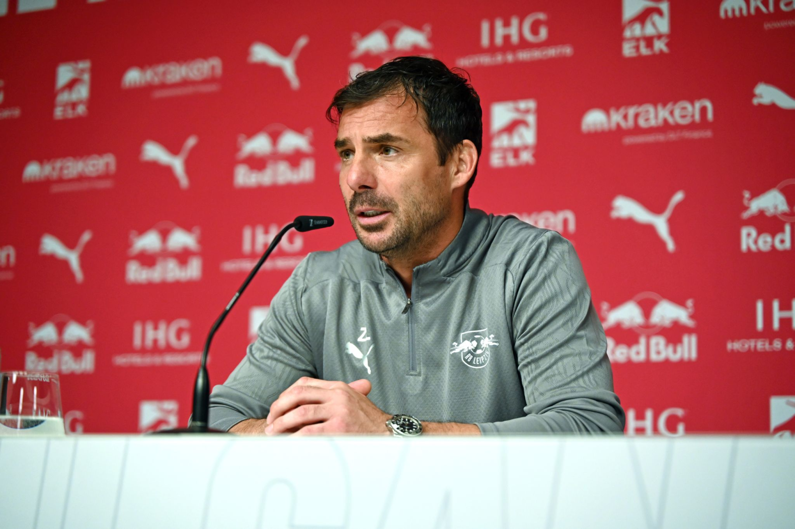 RB Leipzigs Trainer Zsolt Löw muss mit seinem Team in Bremen gewinnen, um noch eine Chance auf die Champions League zu haben. , © Elisa Schu/dpa