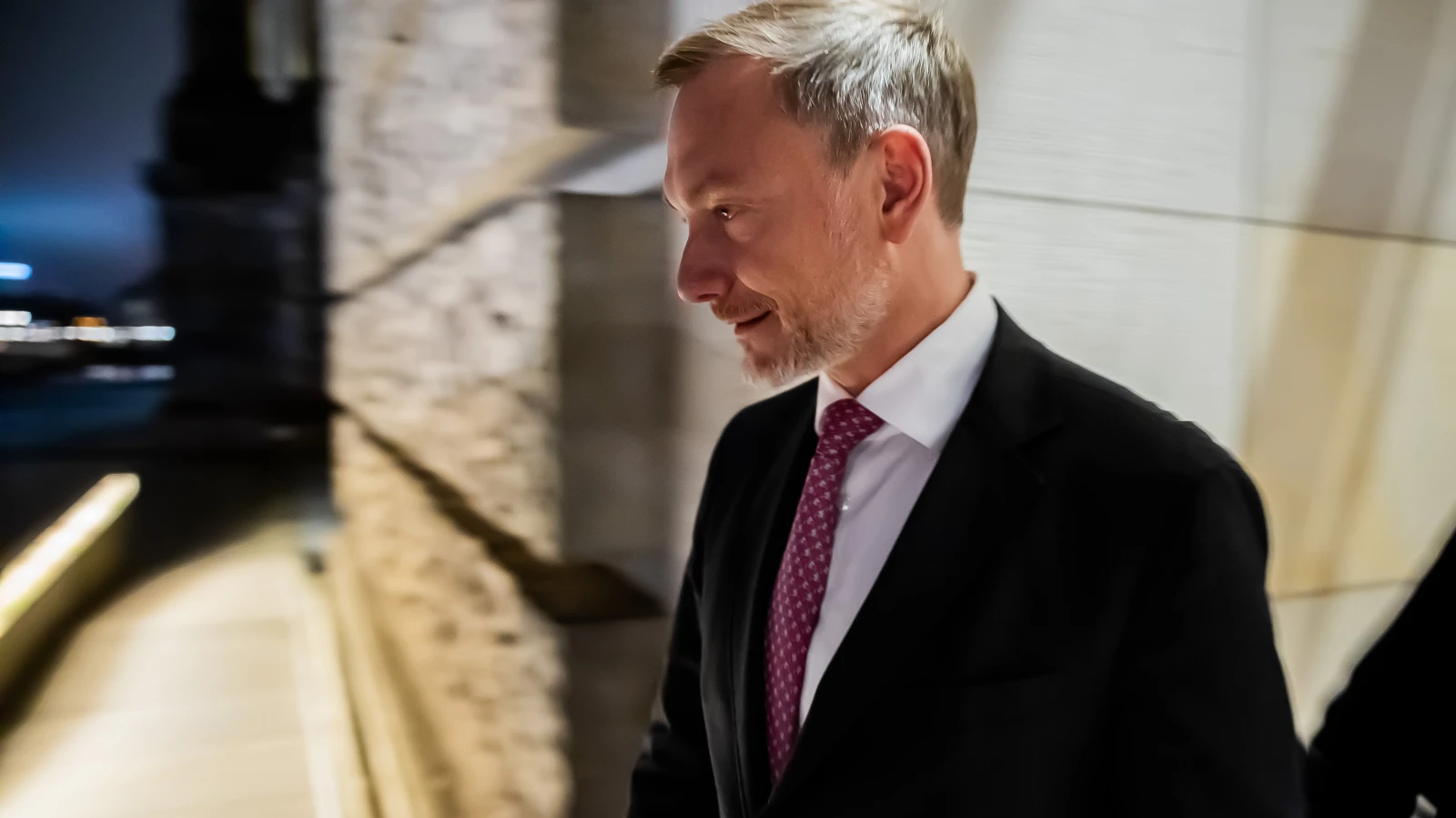 Lindner İstifa Etmeyi Reddetti!, © dpa Lindner İstifa Etmeyi Reddetti!, © dpa