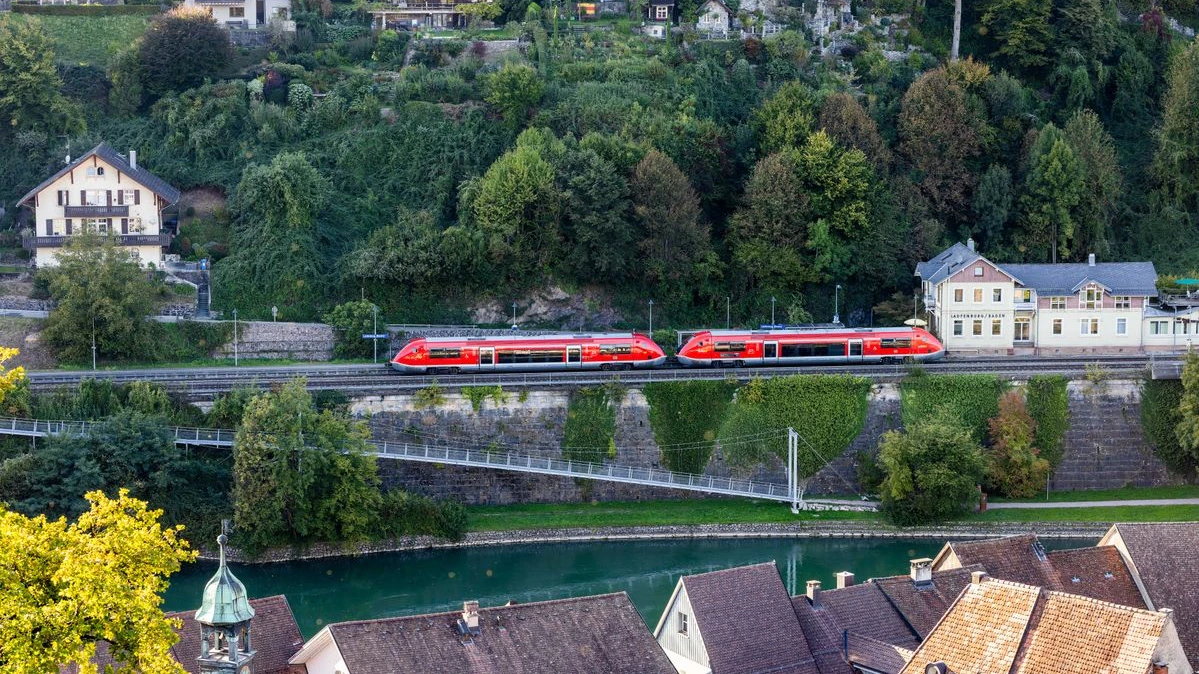 Hochrheinbahn 2026’da Kapanıyor: Bir Yıl Tam Hat Kesintisi, Otobüsler ve Uzayan Yolculuklar, © Philipp von Ditfurth/dpa Hochrheinbahn 2026’da Kapanıyor: Bir Yıl Tam Hat Kesintisi, Otobüsler ve Uzayan Yolculuklar, © Philipp von Ditfurth/dpa