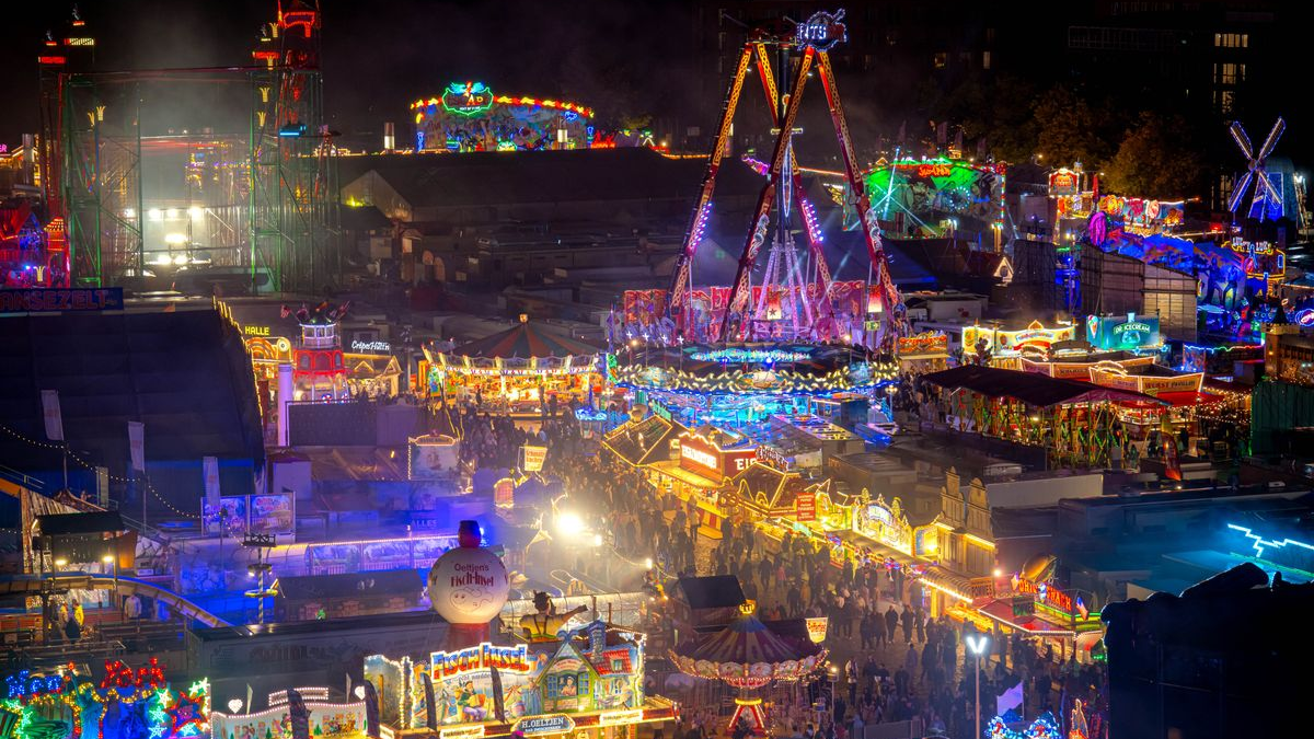 Bremer Freimarkt Sona Erdi: 1,5 Milyon Ziyaretçi, Yağmurlu Ama Huzurlu!, © Sina Schuldt/dpa