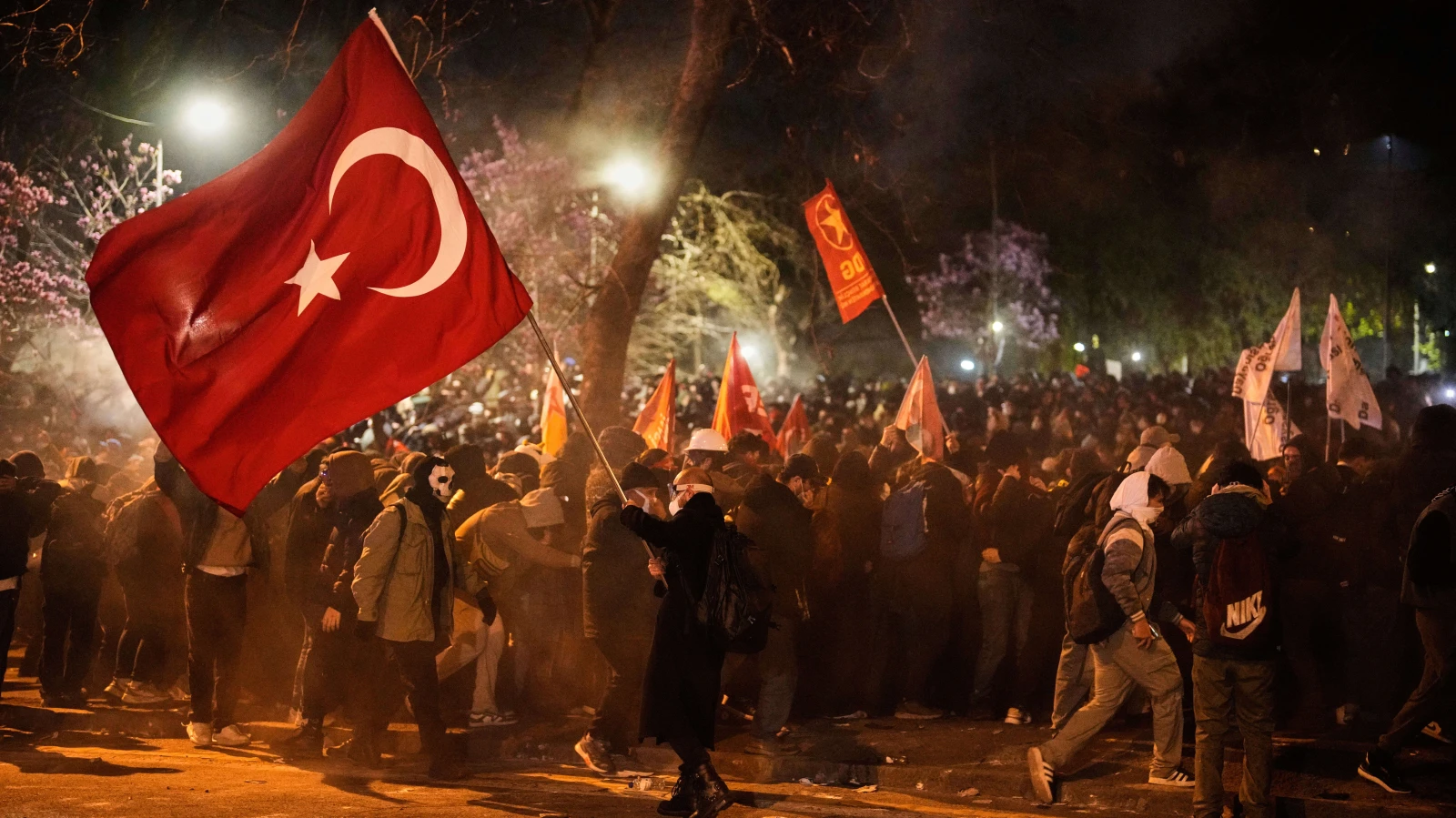 Ekrem İmamoğlu’nun Sorgusu ve Eylemler Sürüyor!, © dpa Ekrem İmamoğlu’nun Sorgusu ve Eylemler Sürüyor!, © dpa