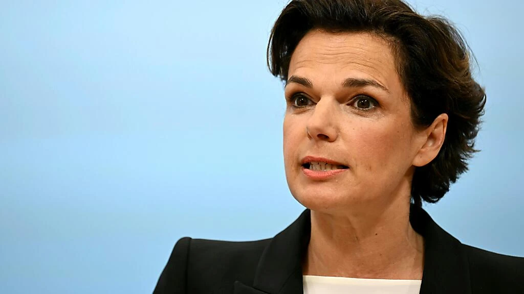 Österreicherin als neue Direktorin von EU-Gesundheitsbehörde nominiert
, © Roland Schlager/APA/dpa Österreicherin als neue Direktorin von EU-Gesundheitsbehörde nominiert
, © Roland Schlager/APA/dpa