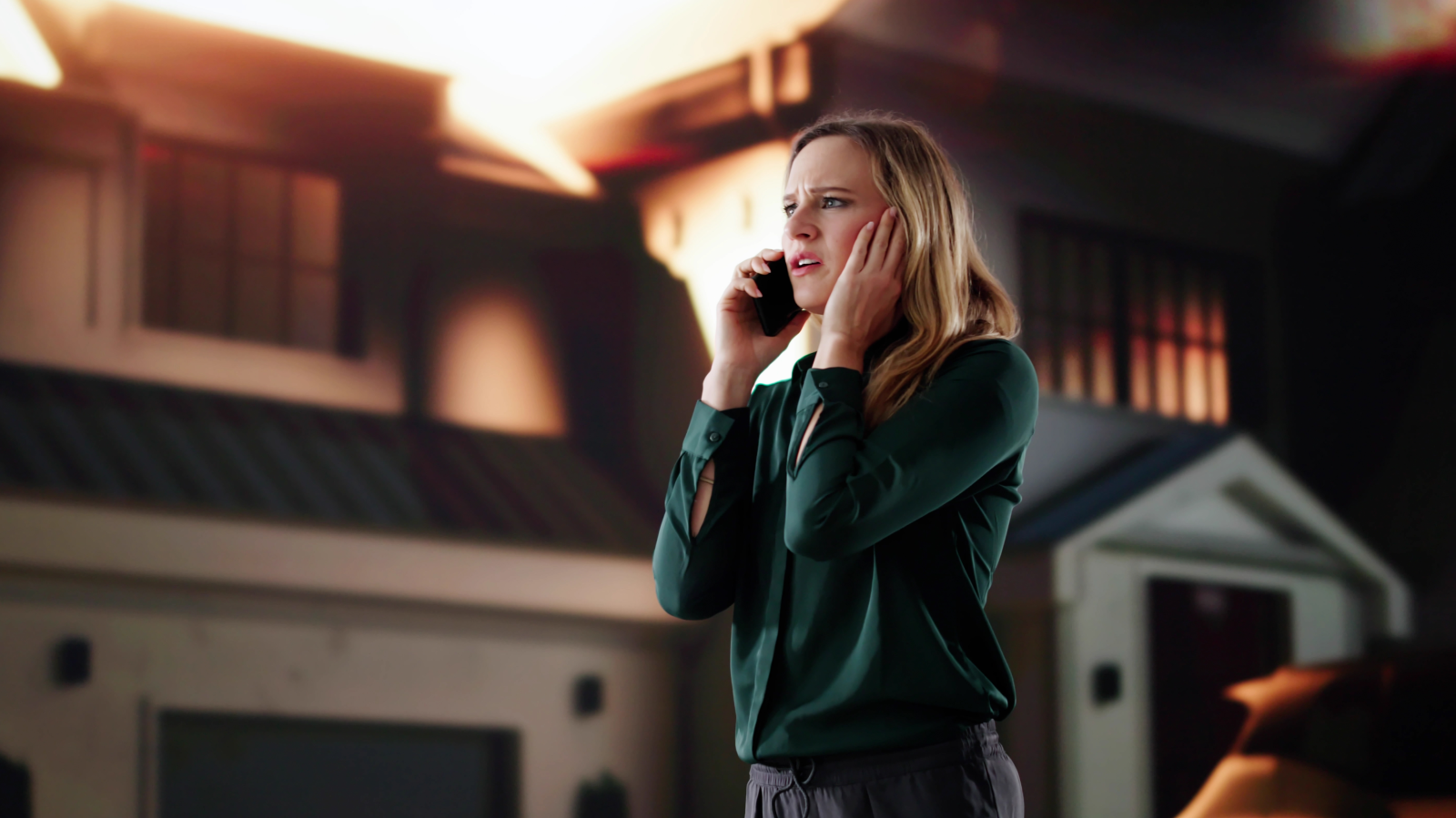 Noel ve yılbaşı günlerinde yalnız değilsiniz: Tatilde ulaşılabilen yardım ve destek hatları, © shutterstock