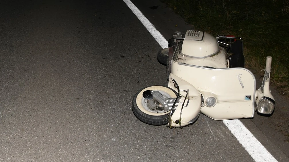 Vespa-Fahrer bei Wildunfall verletzt, © Stadtpolizei Chur Vespa-Fahrer bei Wildunfall verletzt, © Stadtpolizei Chur