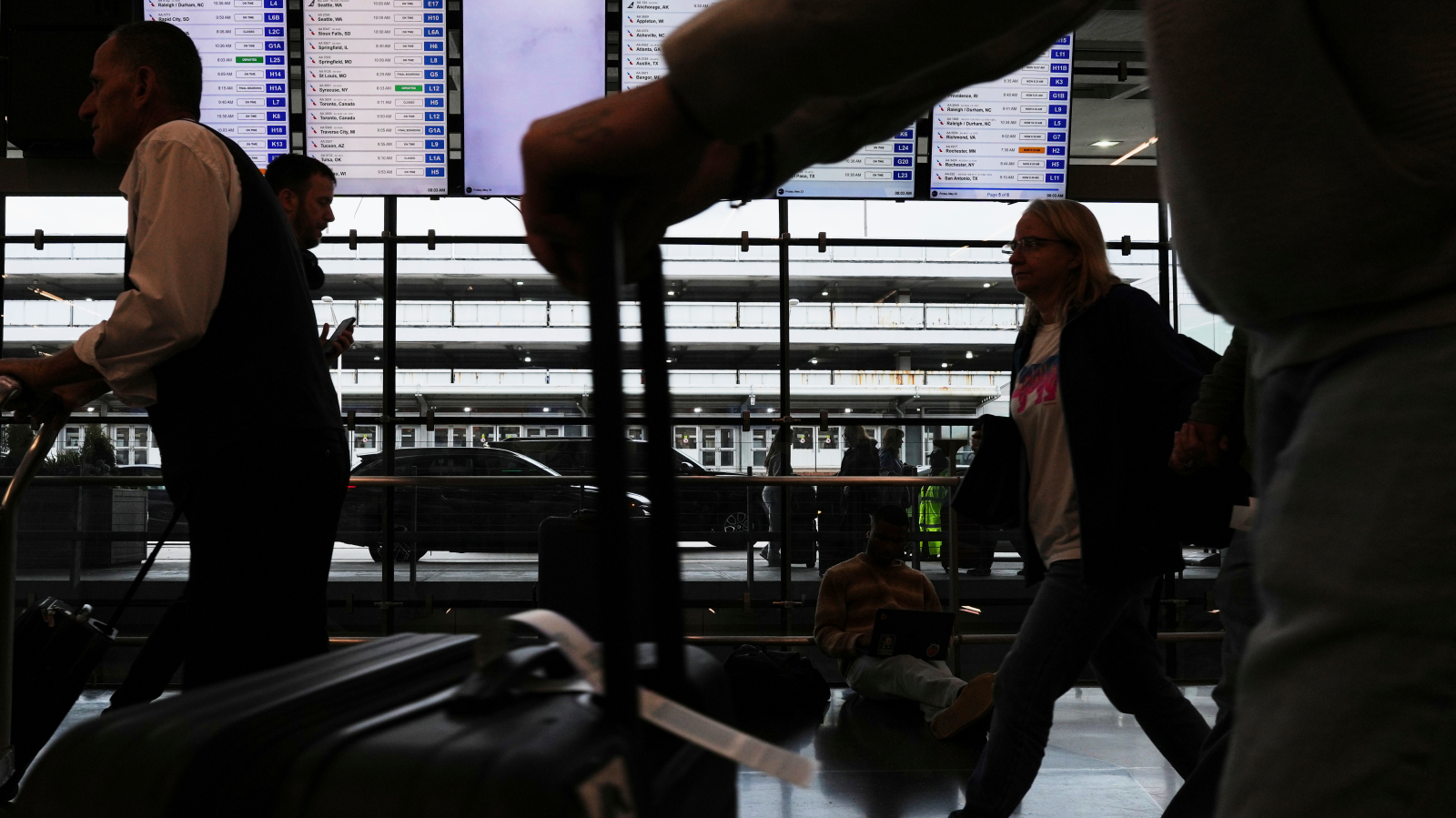 2 Yaşındaki Çocuk Bagaj Bandında Kayboldu!, © Nam Y. Huh/AP/dpa