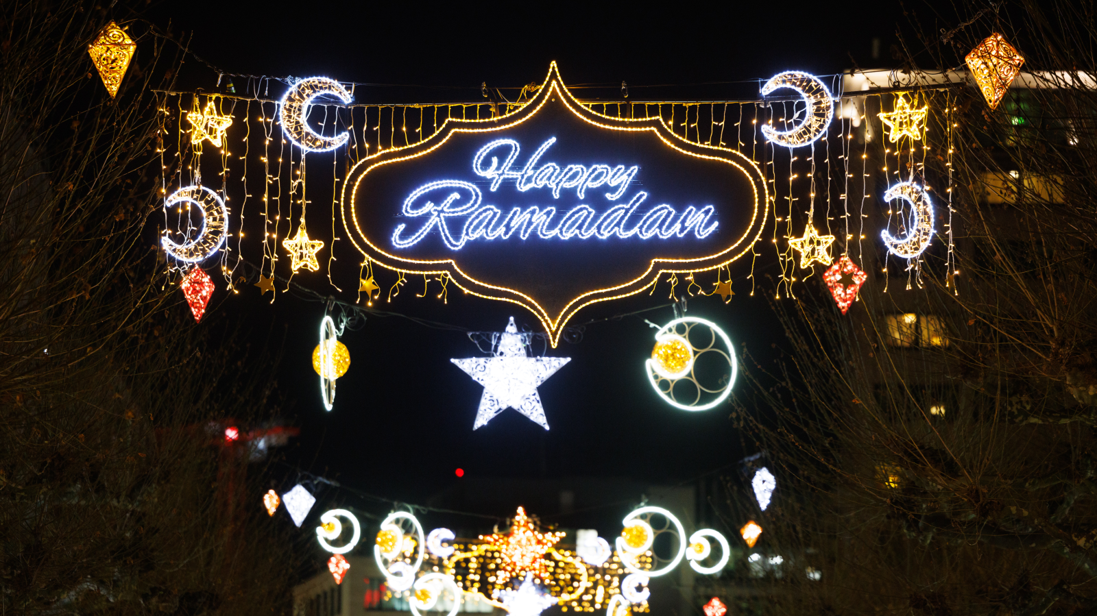 Frankfurt’ta Ramazan Aydınlatması Yeniden Yandı, © dpa