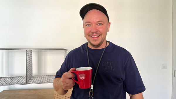 Mitten im Umzug einen Kaffi schlürfen, © Radio Basilisk