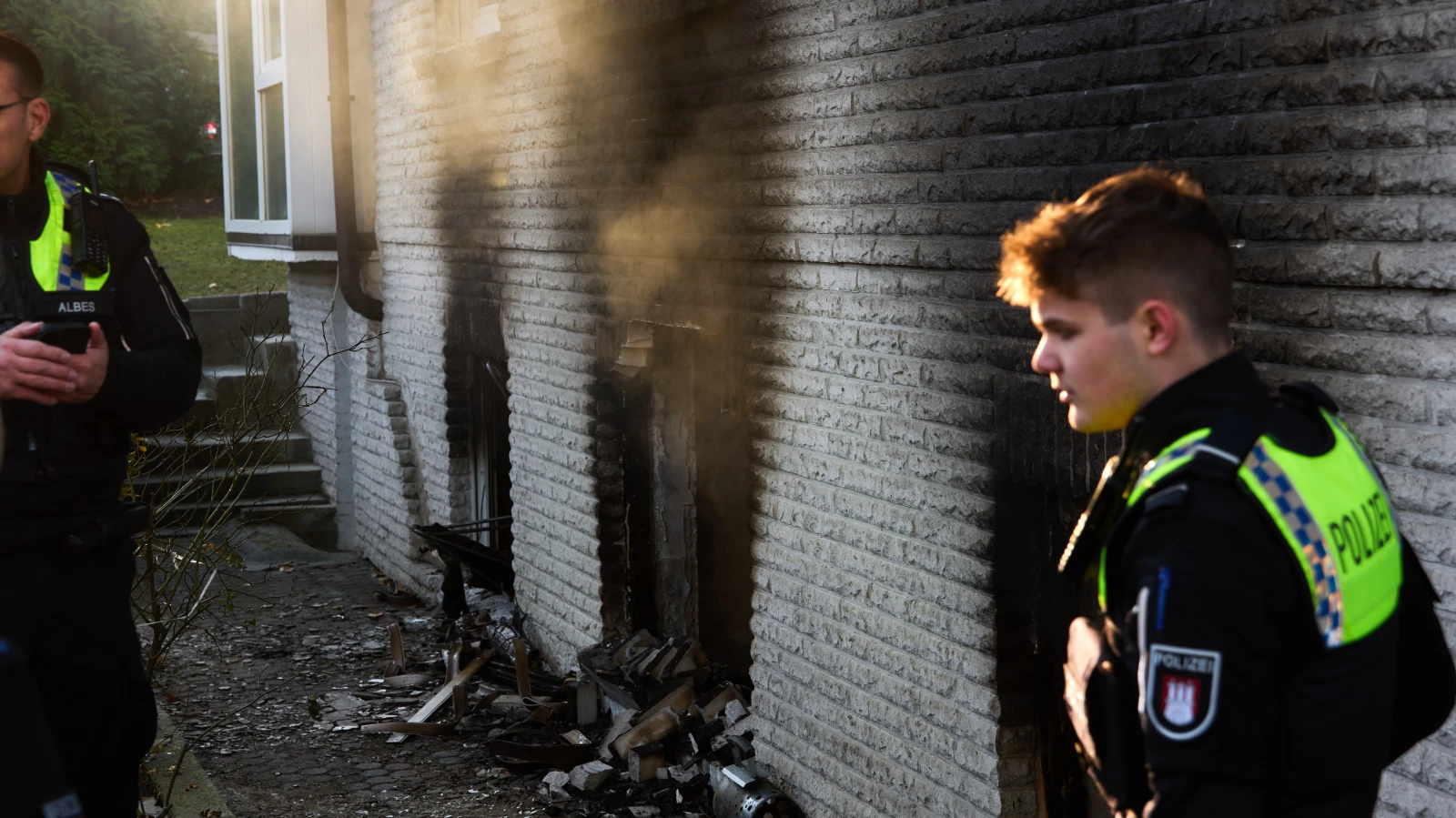 Hamburg-Harburg’da bodrum yangını: Bir kişi hayatını kaybetti, © Marcus Golejewski/dpa Hamburg-Harburg’da bodrum yangını: Bir kişi hayatını kaybetti, © Marcus Golejewski/dpa