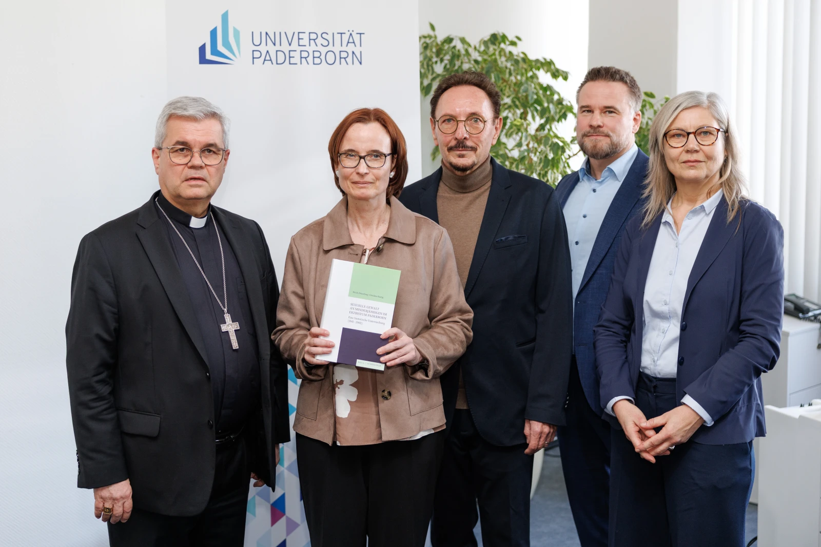 Paderborn Başpiskoposluğu’nda büyük istismar skandalı: 489 çocuk mağdur, © Friso Gentsch/dpa Paderborn Başpiskoposluğu’nda büyük istismar skandalı: 489 çocuk mağdur, © Friso Gentsch/dpa