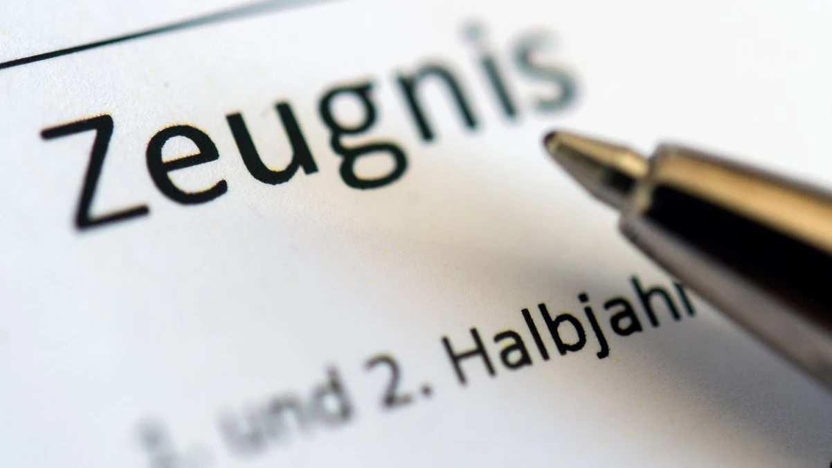 NRW’de Karne Günü: 2 Milyon Öğrenci Yarıyıl Karnelerini Alıyor, © dpa NRW’de Karne Günü: 2 Milyon Öğrenci Yarıyıl Karnelerini Alıyor, © dpa