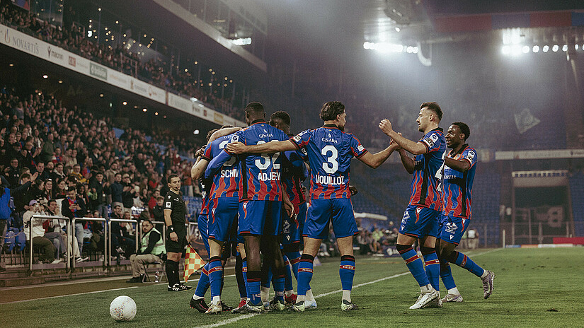 FC Basel wieder an der Spitze , © fcb.ch 