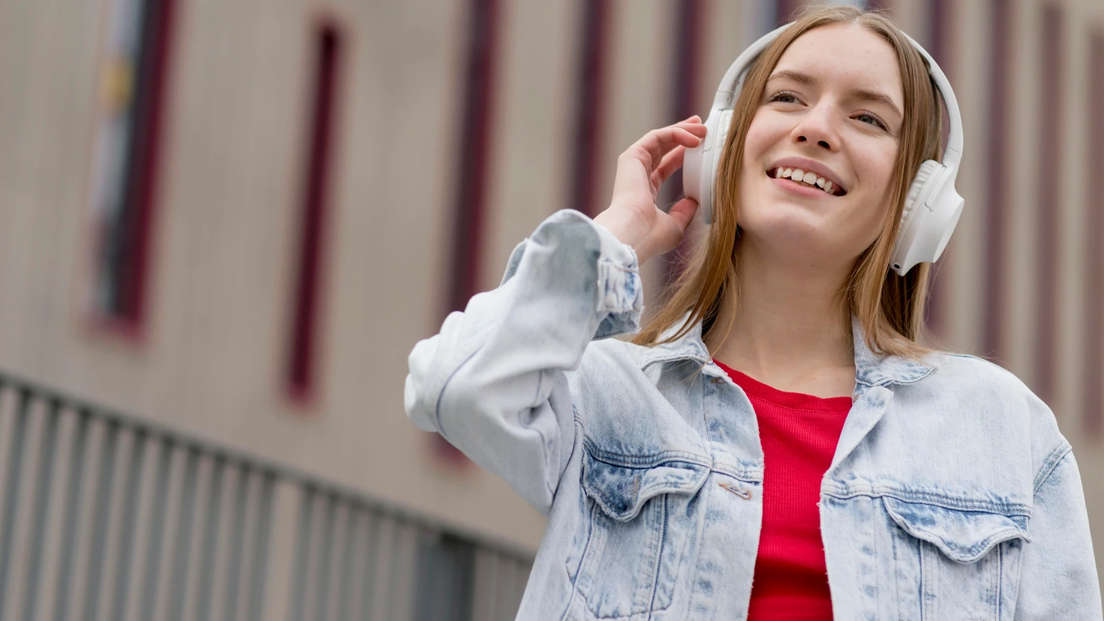 İç Huzurun 5 Belirtisi: Gerçekten Mutlu İnsanlar Ne Yapıyor?, © Freepik İç Huzurun 5 Belirtisi: Gerçekten Mutlu İnsanlar Ne Yapıyor?, © Freepik