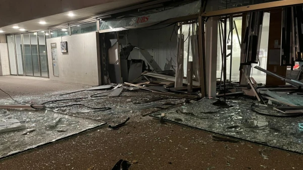 Bankomat in Laufen gesprengt, © Polizei BL Bankomat in Laufen gesprengt, © Polizei BL