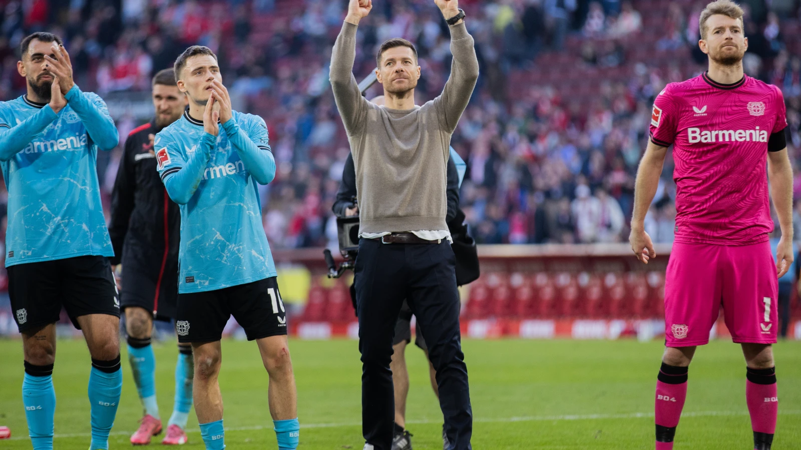 Leverkusen nun 10 Punkte vor den Bayern, © Keystone Leverkusen nun 10 Punkte vor den Bayern, © Keystone