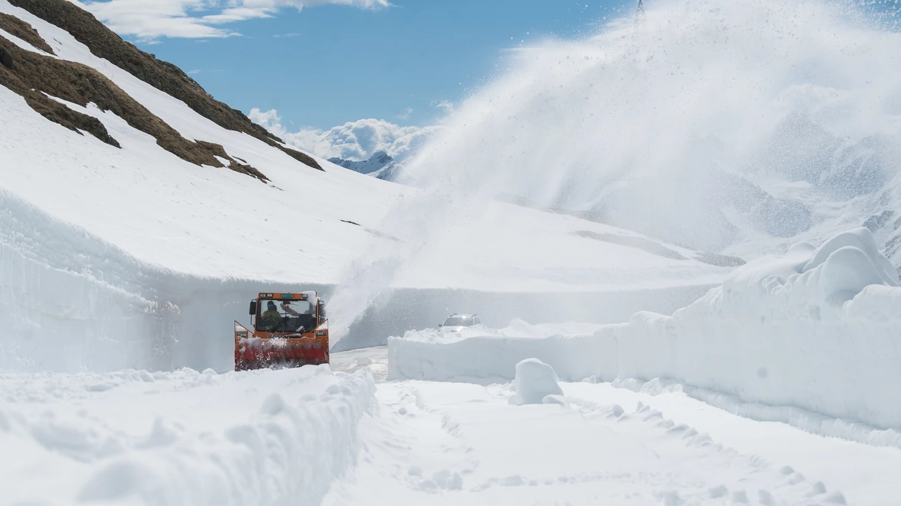 Schnee auf dem Nufenenpass, © Keystone-SDA Schnee auf dem Nufenenpass, © Keystone-SDA