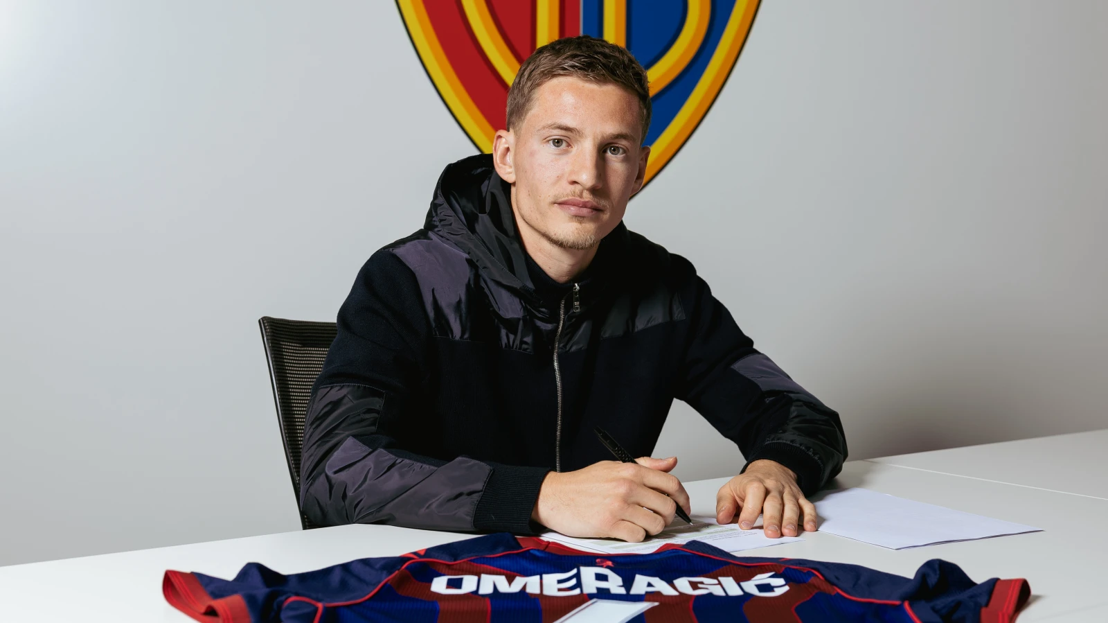 Becir Omeragic spielt per sofort für den FC Basel , © fcb Becir Omeragic spielt per sofort für den FC Basel , © fcb