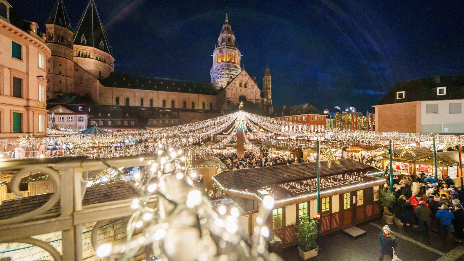 🎄✨ 'Noel Pazarlarında' Güvenlik Önlemleri Artırıldı, © dpa 🎄✨ 'Noel Pazarlarında' Güvenlik Önlemleri Artırıldı, © dpa