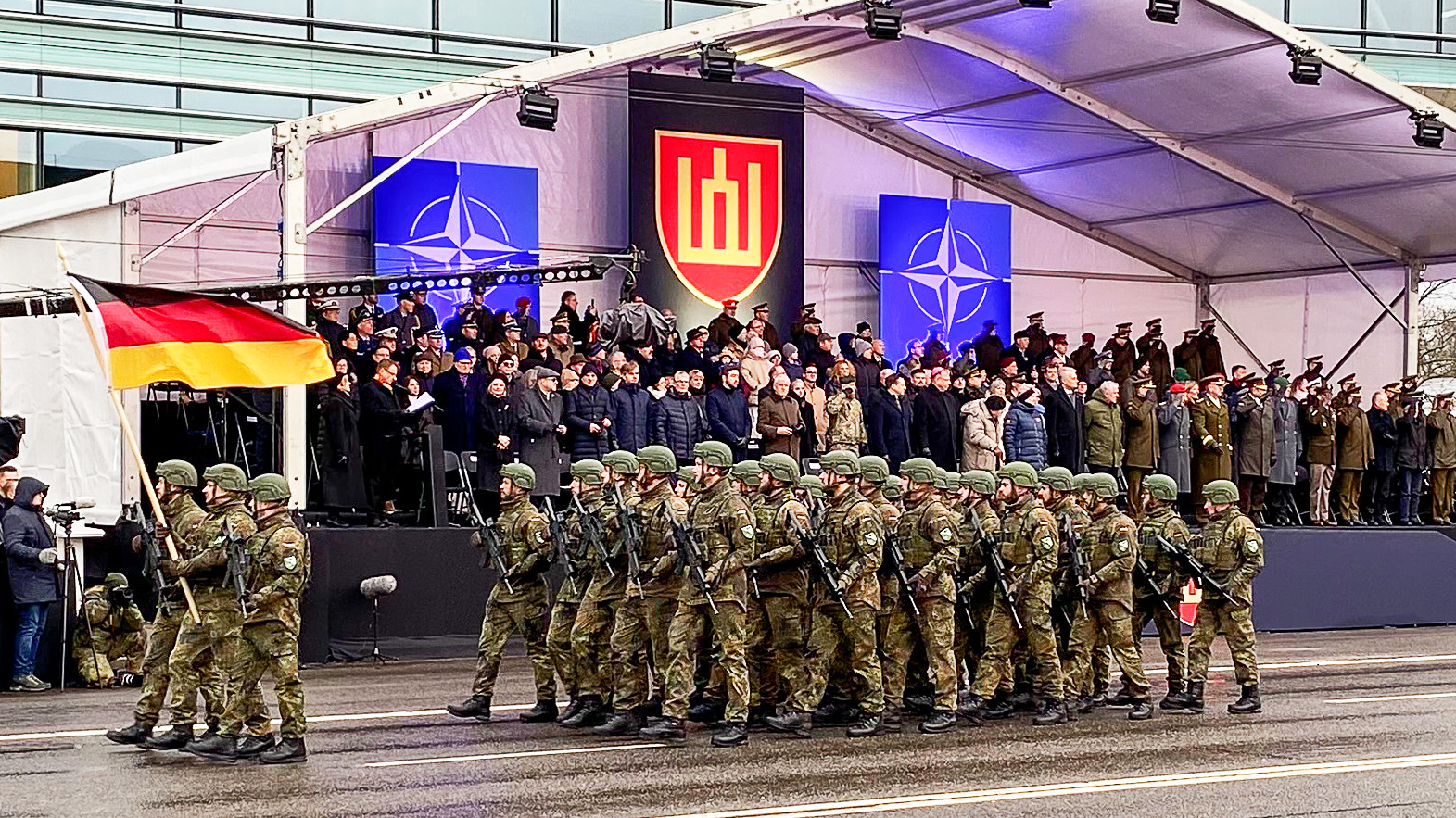 Almanya`da 35 Bin Askere İhtiyaç Var!, © dpa