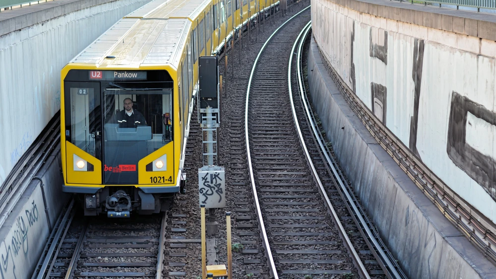 Berlin’de yeni U-Bahn tren vagonları göz kamaştırıyor!, © shutterstock Berlin’de yeni U-Bahn tren vagonları göz kamaştırıyor!, © shutterstock