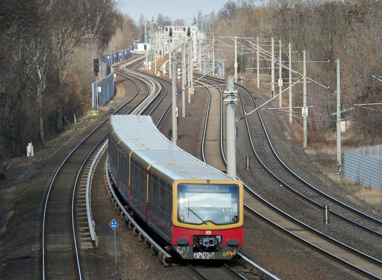 Berlin’de S-Bahn Seferleri Aksadı: Ray Kenarında Bir Kişi Ölü Bulundu!, © dpa Berlin’de S-Bahn Seferleri Aksadı: Ray Kenarında Bir Kişi Ölü Bulundu!, © dpa