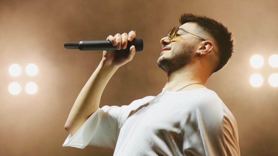 Semicenk'ten Yeni Şarkı 'Tek Başıma', © Fotograf sanatçının resmi instagram hesabından alınmıştır.