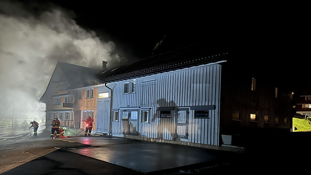 Leerstehendes Restaurant geht in Urnäsch AR in Flammen auf, © Keystone/SDA