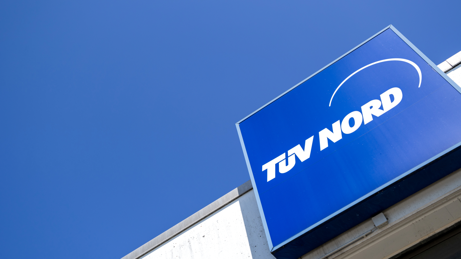 TÜV’de Grev Çağrısı: Bremen ve Aşağı Saksonya’da Araç Muayeneleri Aksamaya Uğrayacak, © shutterstock