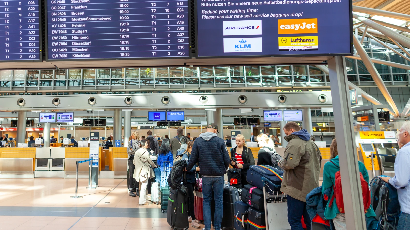 Noel tatili başladı: Hamburg Havalimanı yoğunluk uyarısı yaptı, © shutterstock Noel tatili başladı: Hamburg Havalimanı yoğunluk uyarısı yaptı, © shutterstock