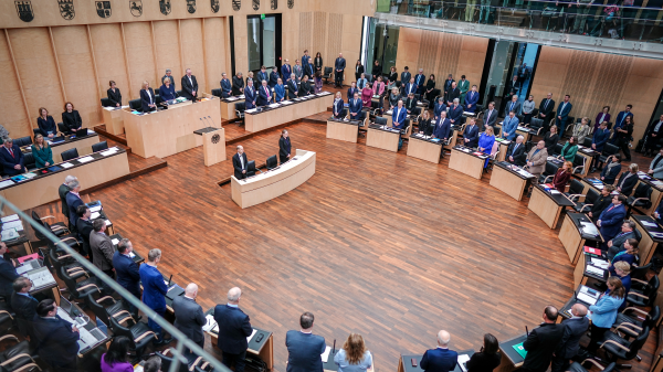 Bundesrat’ta Yoğun Gündem: 30’dan Fazla Yasa Tasarısı Oylanacak, © dpa