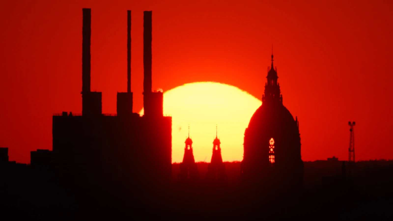 Hessen’de Yaz Sıcağı ve Tropik Geceler Yaşandı!, © dpa Hessen’de Yaz Sıcağı ve Tropik Geceler Yaşandı!, © dpa