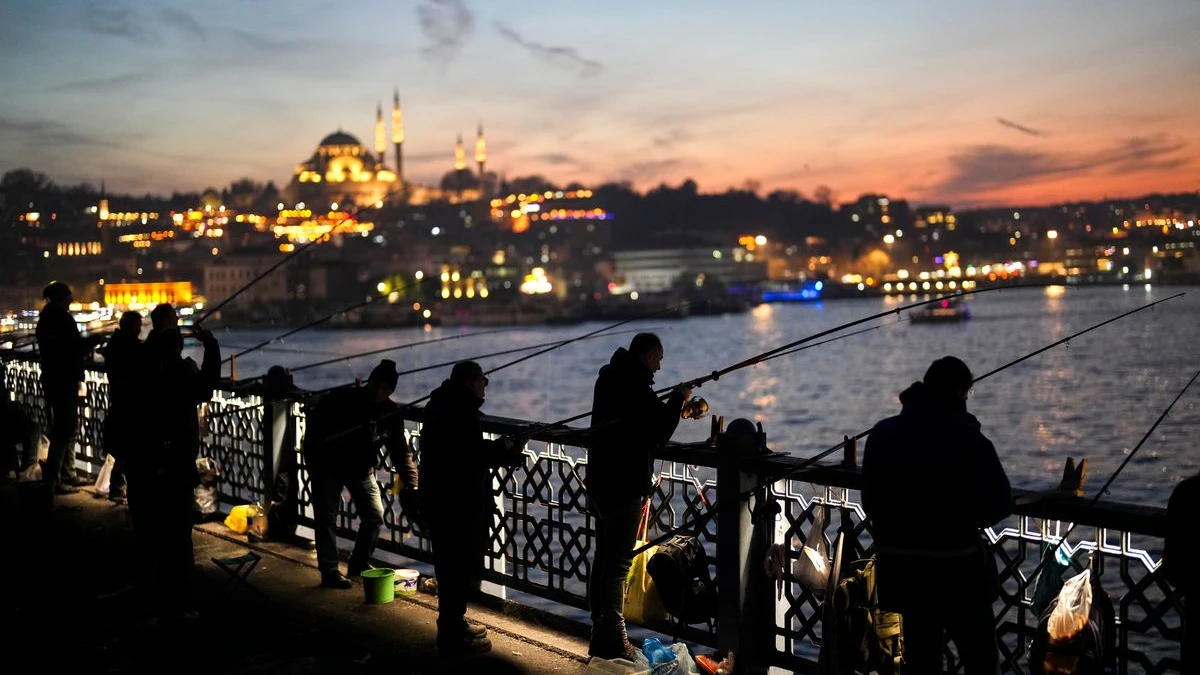 İstanbul’da Balık Faturası Şaşırttı: Alman Turistlere 59 Bin TL Hesap!, © Francisco Seco/AP/dpa İstanbul’da Balık Faturası Şaşırttı: Alman Turistlere 59 Bin TL Hesap!, © Francisco Seco/AP/dpa
