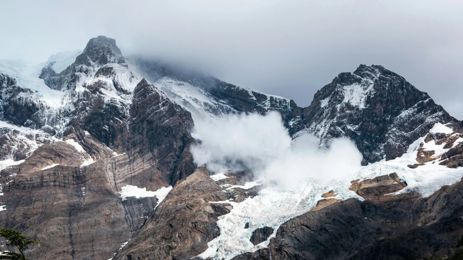 Pascal Buchs stirbt bei Lawinenunglück, © Unsplash/olga iacovienco Pascal Buchs stirbt bei Lawinenunglück, © Unsplash/olga iacovienco