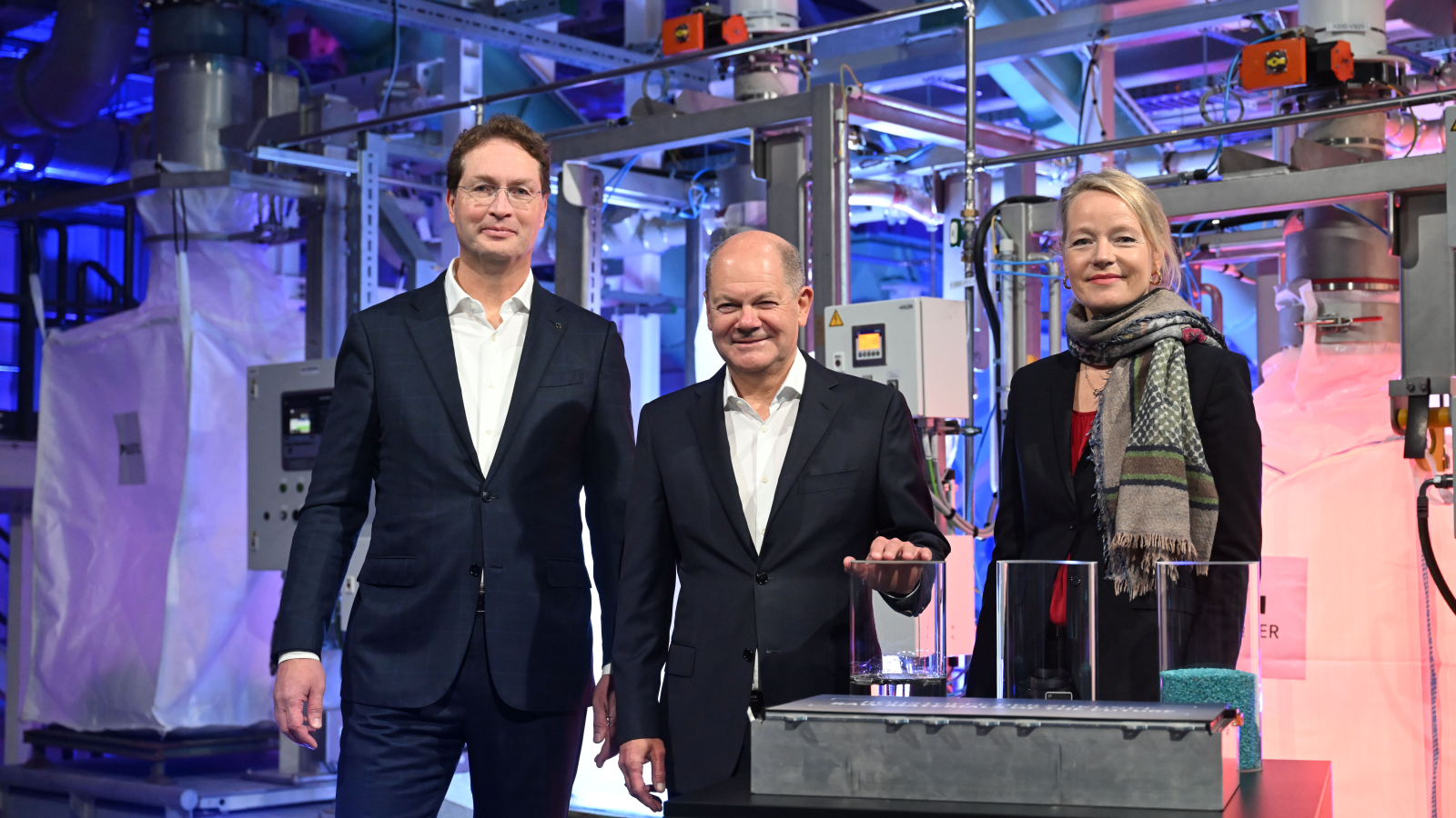 Elektrikli Araç Akülerinin Geri Dönüşüm Fabrikası Açıldı!, © dpa