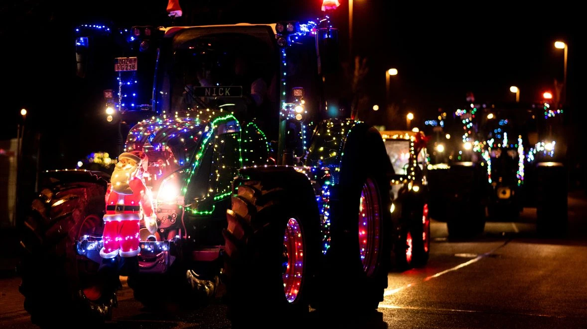 Bremen ve Çevresinde Işıltılı Traktör Konvoyları Başlıyor!, © Hauke-Christian Dittrich/dpa Bremen ve Çevresinde Işıltılı Traktör Konvoyları Başlıyor!, © Hauke-Christian Dittrich/dpa