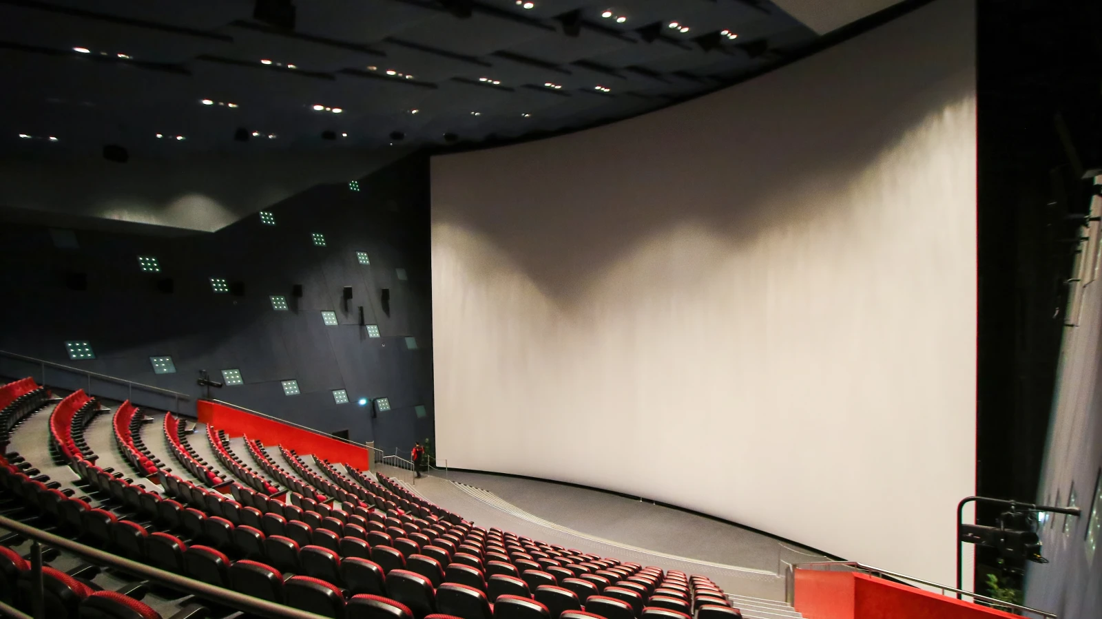 Sinema Keyfi Çağ Atladı: IMAX® Frankfurt’a!, © shutterstock Sinema Keyfi Çağ Atladı: IMAX® Frankfurt’a!, © shutterstock