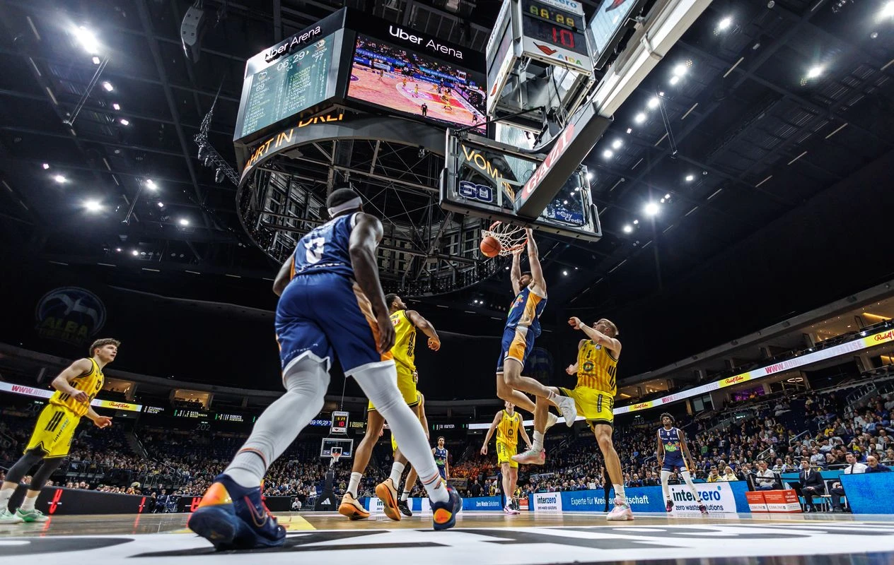 Alba Berlin ve NBA Berlin’de yeni basketbol salonu planlıyor, © Andreas Gora/dpa Alba Berlin ve NBA Berlin’de yeni basketbol salonu planlıyor, © Andreas Gora/dpa