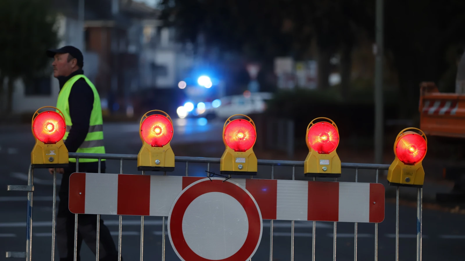 Berlin Duvarı'nın 35. Yıl Dönümü Kutlamaları Nedeniyle Yol Kapanmaları!, © dpa Berlin Duvarı'nın 35. Yıl Dönümü Kutlamaları Nedeniyle Yol Kapanmaları!, © dpa