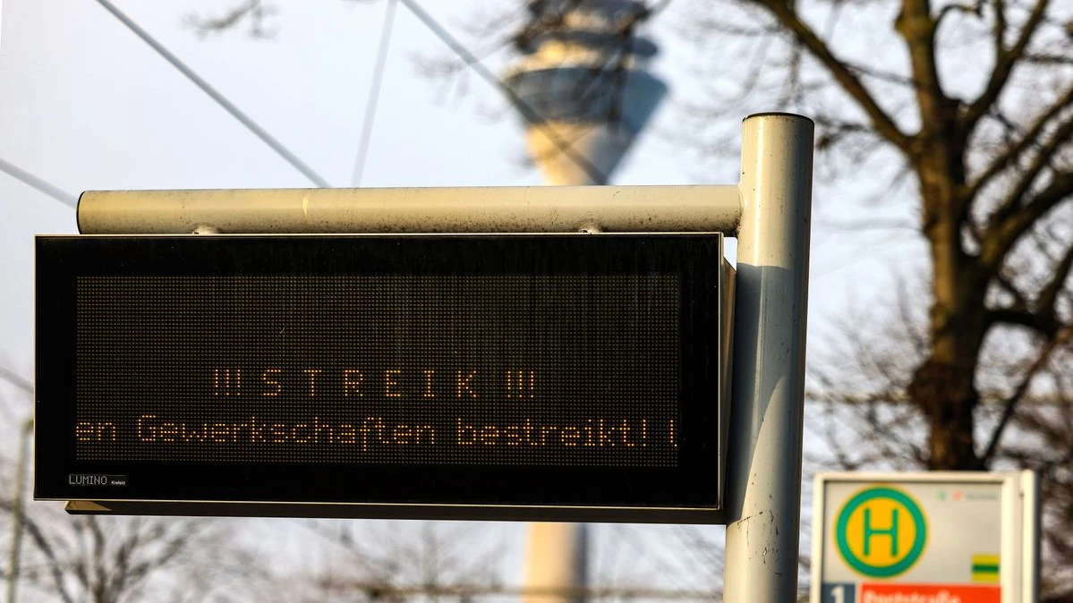 Almanya Genelinde Toplu Ulaşımda Grev!, © Oliver Berg/dpa Almanya Genelinde Toplu Ulaşımda Grev!, © Oliver Berg/dpa