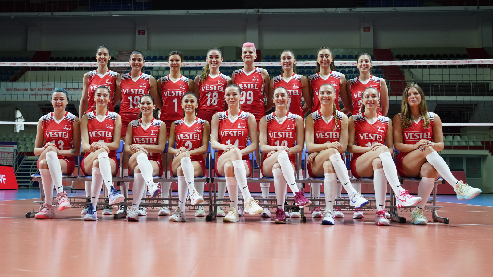 Türkiye’nin Voleybol Kadın Milli Takımı Parkeye Çıkıyor!, © shutterstock