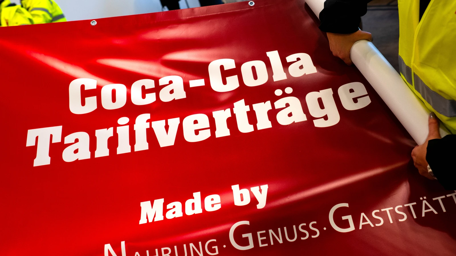 Deizisau’da Coca Cola Çalışanlarından Uyarı Grevi, © Sina Schuldt/dpa Deizisau’da Coca Cola Çalışanlarından Uyarı Grevi, © Sina Schuldt/dpa