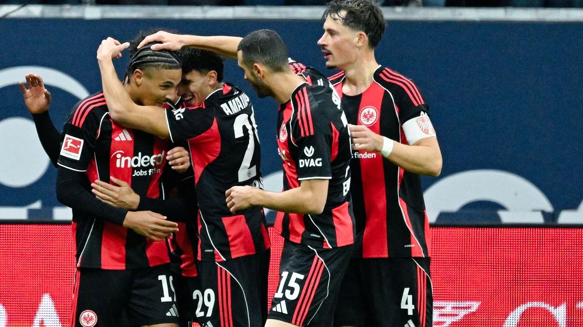 Eintracht’tan Kritik Galibiyet: Freiburg 2-0, © Uwe Anspach/dpa Eintracht’tan Kritik Galibiyet: Freiburg 2-0, © Uwe Anspach/dpa