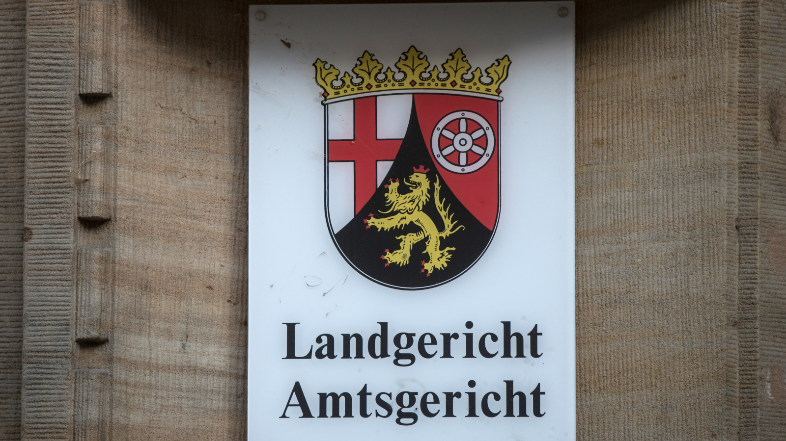  16 Yaşındaki Genç İŞİD Üyeliğinden Yargılanacak!, © dpa